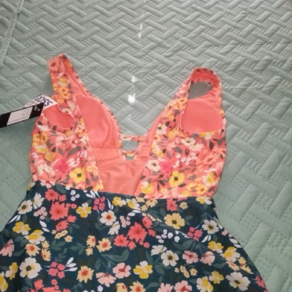 Floral one piece swimsuit - Picture 2 of 2